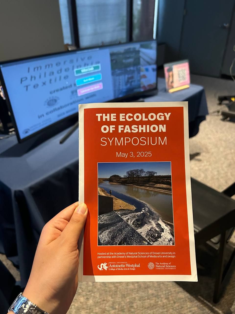 Public exhibition environment