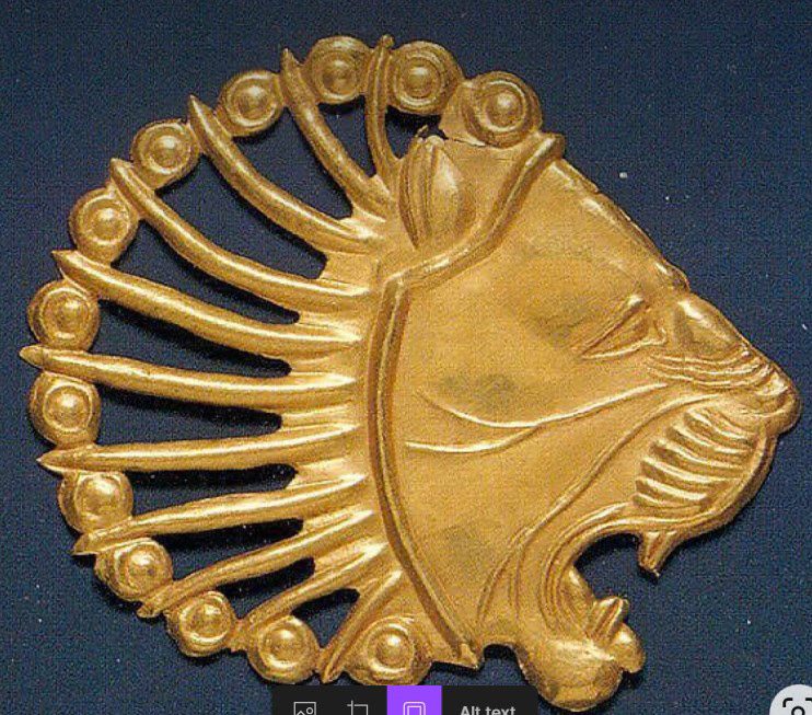 Achaemenid gold lion ornament